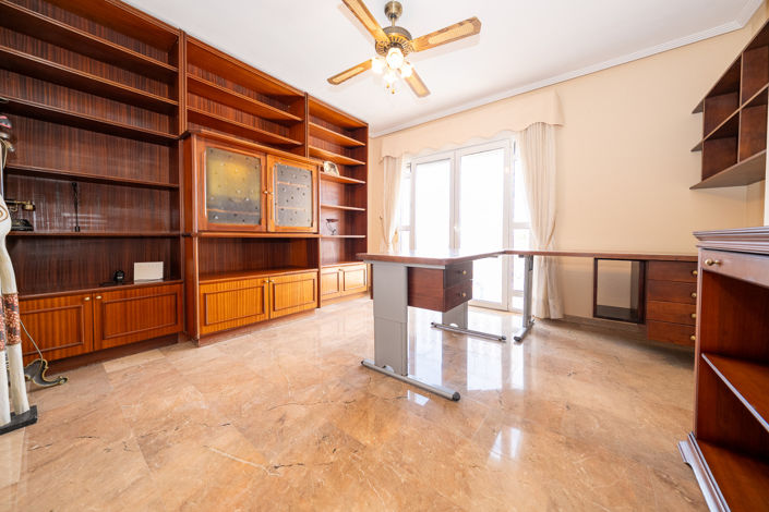 Image No.21-4 Bed Property for sale