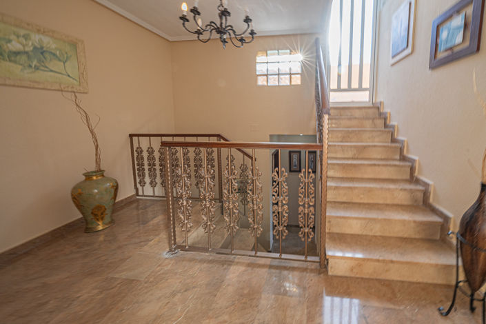 Image No.22-4 Bed Property for sale