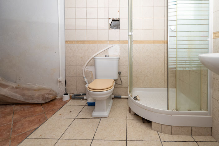 Image No.23-4 Bed Property for sale