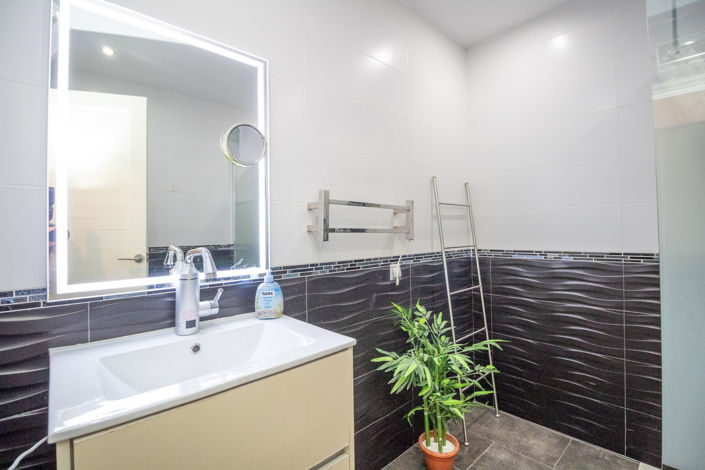 Image No.16-2 Bed Property for sale