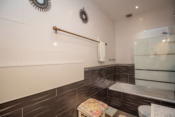 Image No.21-2 Bed Property for sale