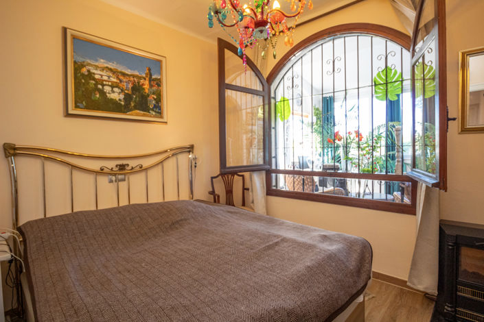 Image No.23-2 Bed Property for sale