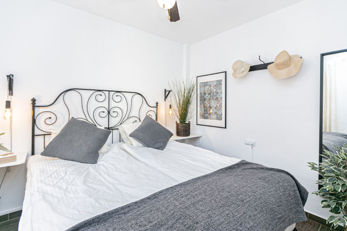 Image No.19-2 Bed Townhouse for sale