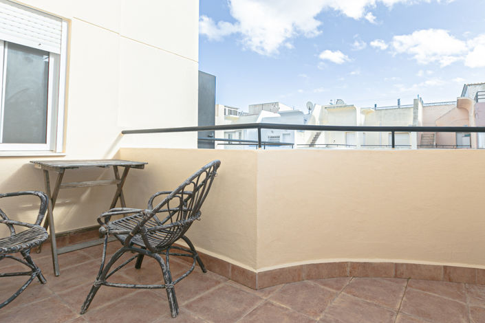 Image No.45-2 Bed Townhouse for sale