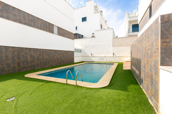 Image No.3-3 Bed Townhouse for sale