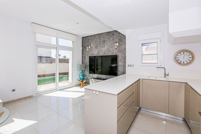 Image No.11-3 Bed Property for sale