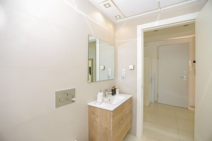 Image No.18-3 Bed Property for sale