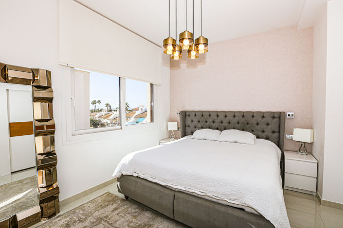 Image No.22-3 Bed Property for sale