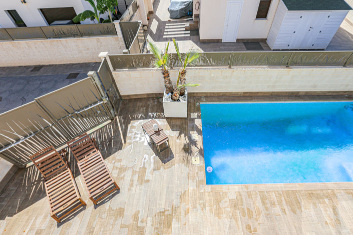 Image No.3-3 Bed Property for sale