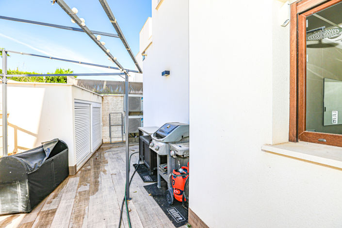 Image No.48-3 Bed Property for sale