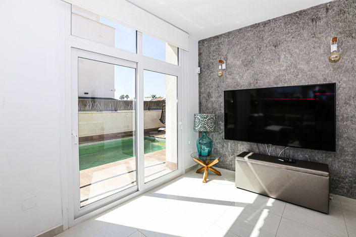 Image No.7-3 Bed Property for sale