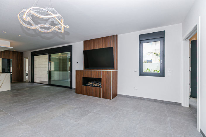 Image No.12-5 Bed Townhouse for sale