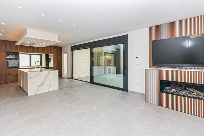 Image No.14-5 Bed Townhouse for sale