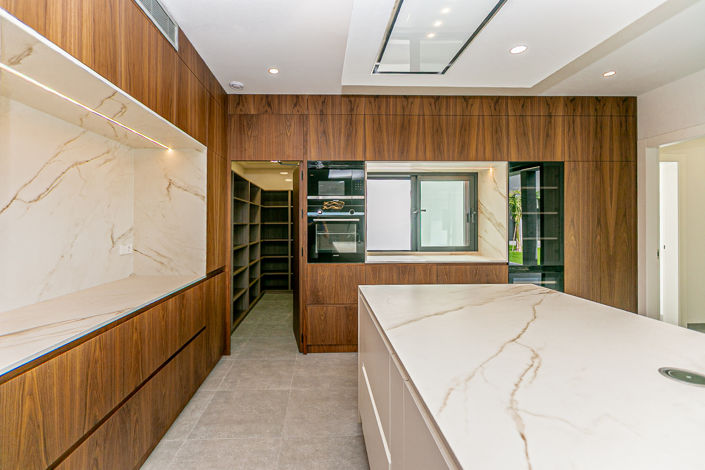 Image No.23-5 Bed Townhouse for sale