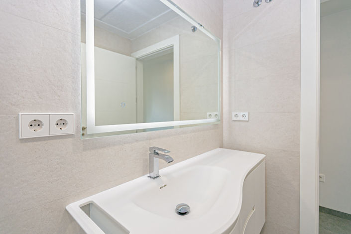 Image No.30-5 Bed Townhouse for sale