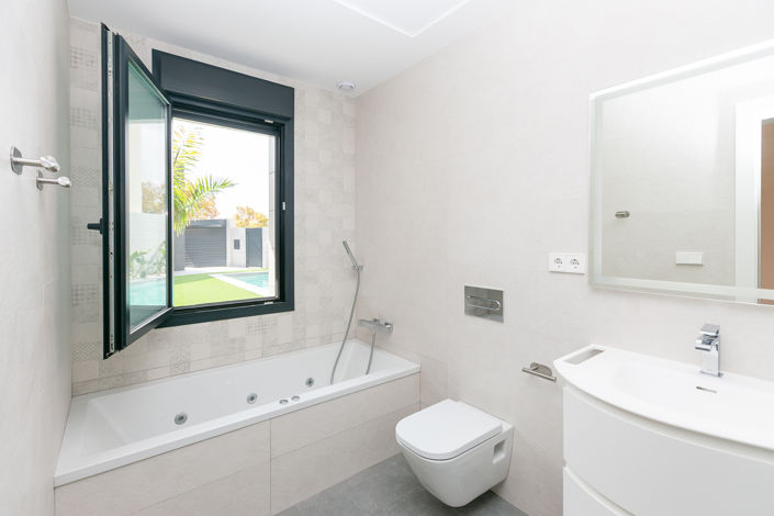 Image No.38-5 Bed Townhouse for sale