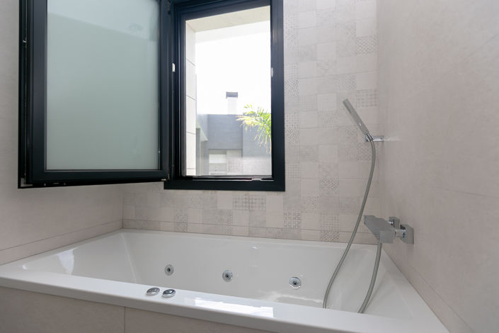 Image No.39-5 Bed Townhouse for sale