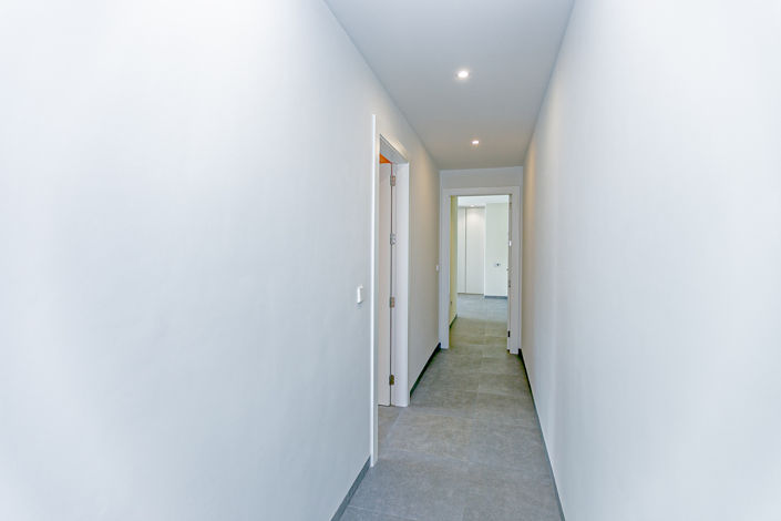 Image No.42-5 Bed Townhouse for sale