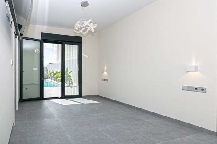 Image No.43-5 Bed Townhouse for sale