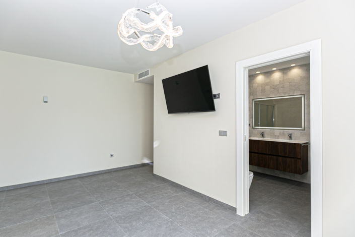 Image No.47-5 Bed Townhouse for sale