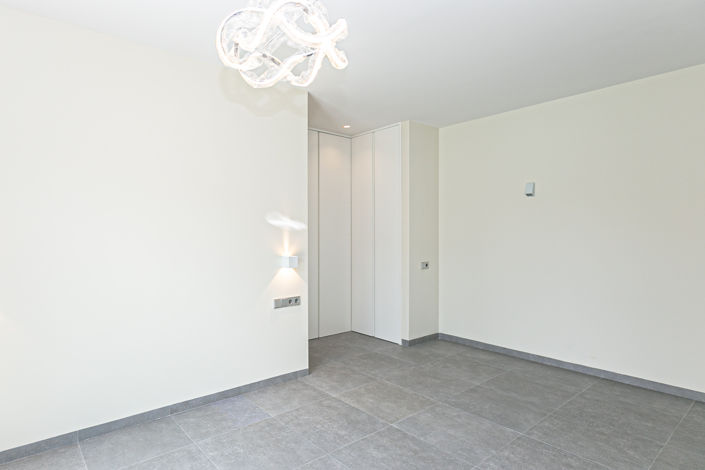 Image No.50-5 Bed Townhouse for sale