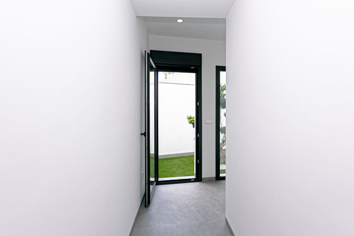 Image No.8-5 Bed Townhouse for sale