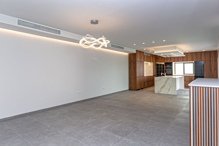 Image No.9-5 Bed Townhouse for sale