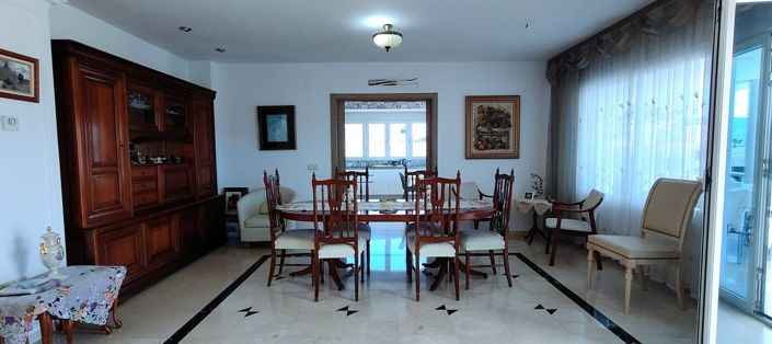 Image No.12-9 Bed Property for sale