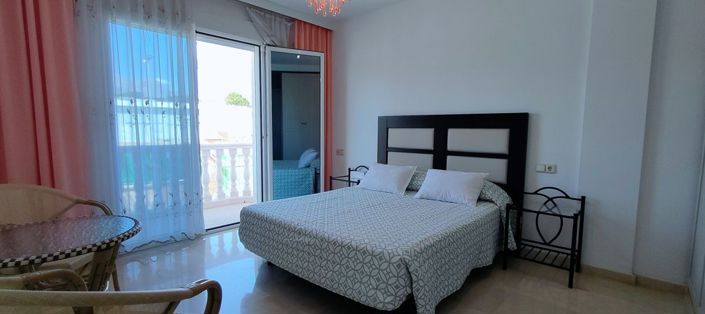 Image No.14-9 Bed Property for sale