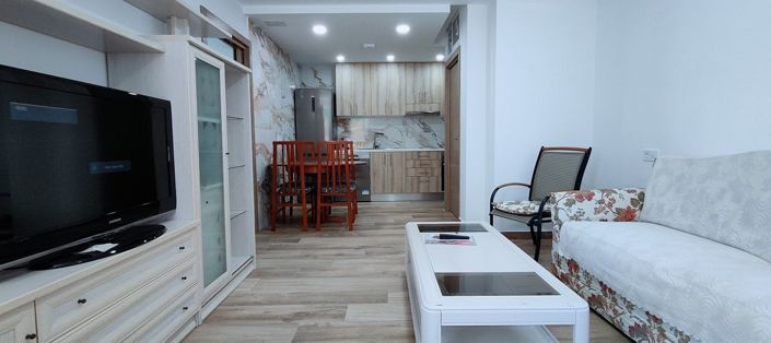 Image No.17-9 Bed Property for sale