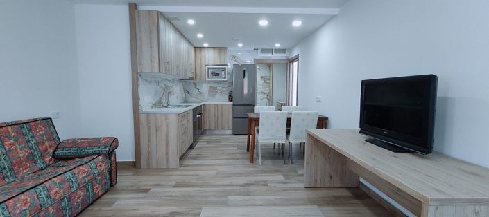 Image No.20-9 Bed Property for sale