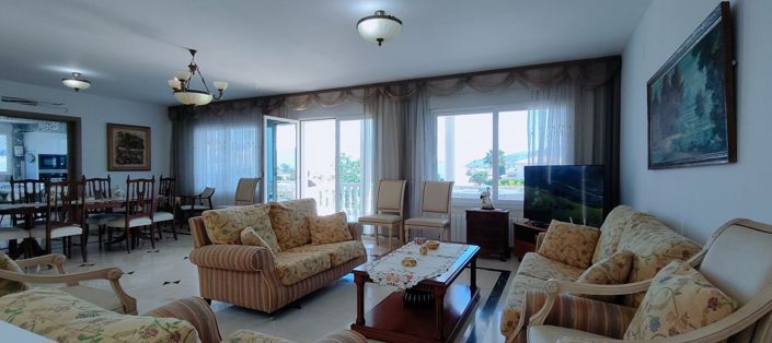 Image No.3-9 Bed Property for sale