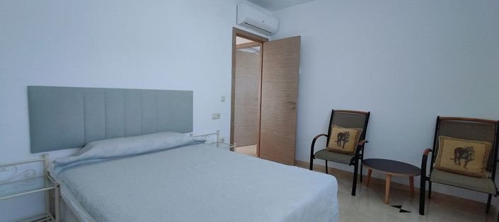 Image No.7-9 Bed Property for sale