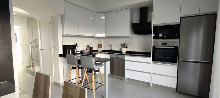 Image No.12-3 Bed Villa for sale