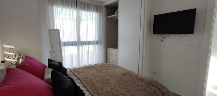 Image No.17-3 Bed Villa for sale