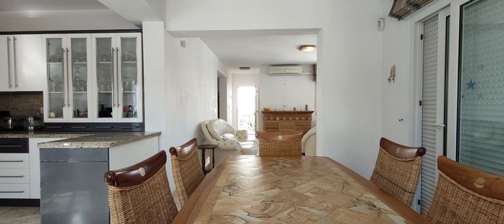 Image No.11-3 Bed Villa for sale