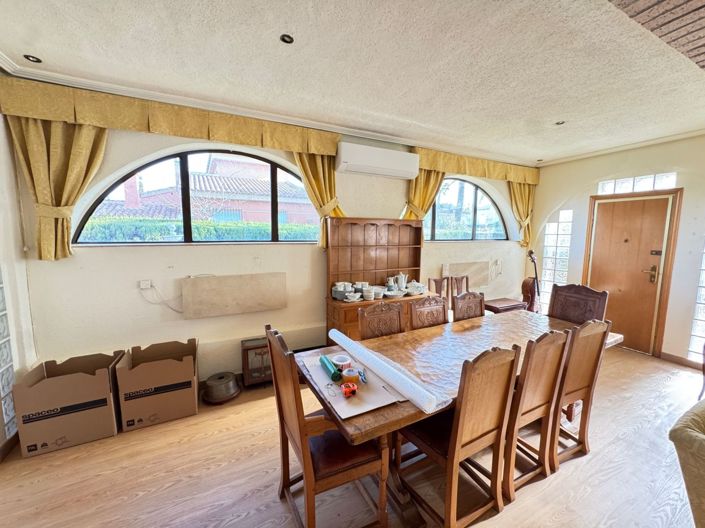 Image No.14-3 Bed Property for sale