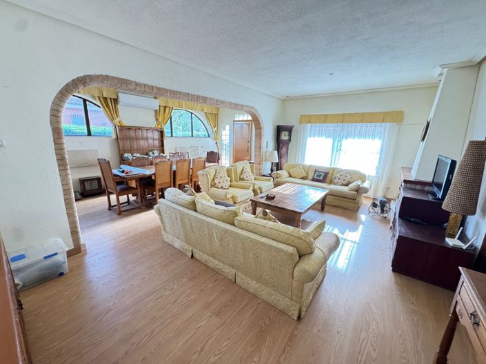 Image No.5-3 Bed Property for sale