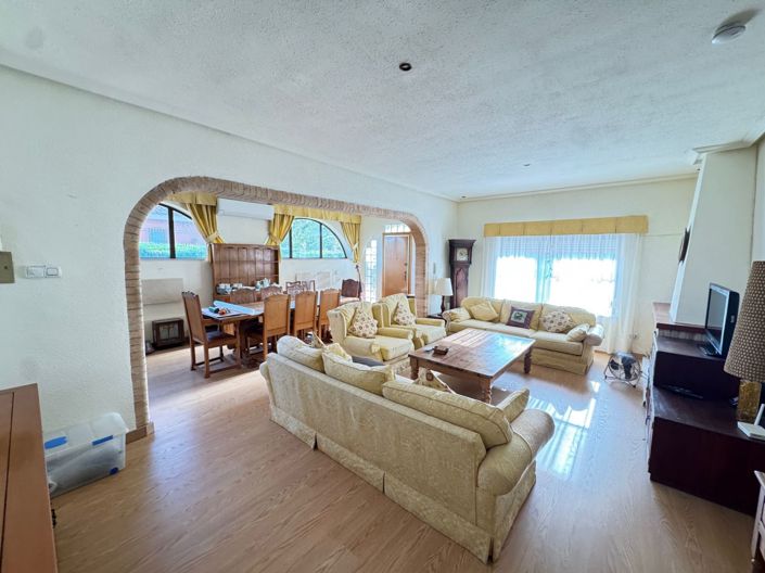 Image No.6-3 Bed Property for sale