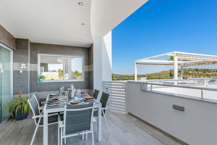 Image No.18-5 Bed Property for sale