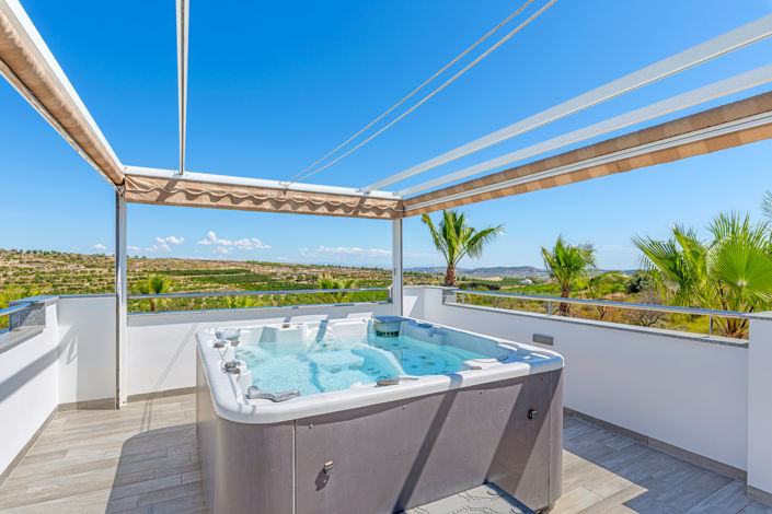 Image No.19-5 Bed Property for sale