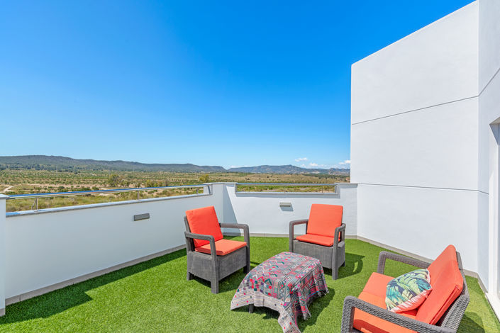 Image No.28-5 Bed Property for sale