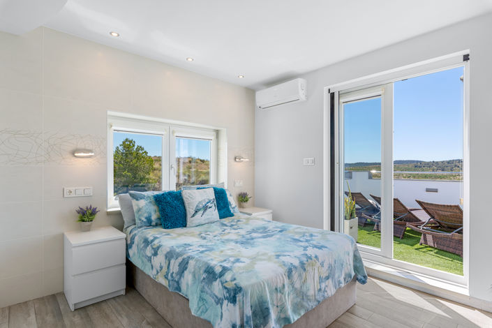 Image No.45-5 Bed Property for sale