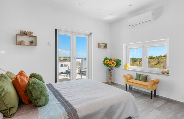 Image No.49-5 Bed Property for sale