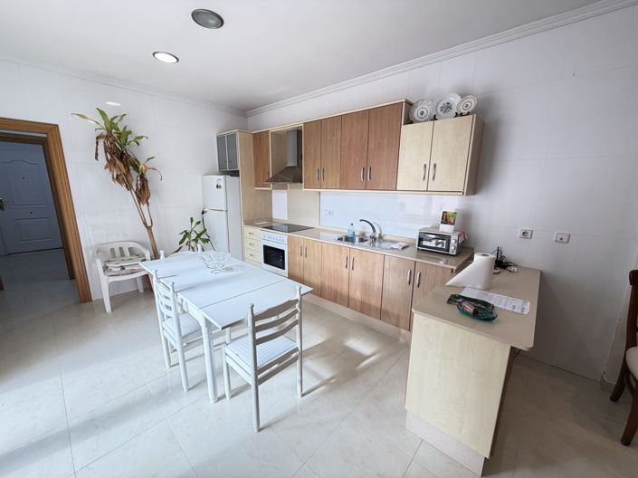 Image No.11-2 Bed Townhouse for sale