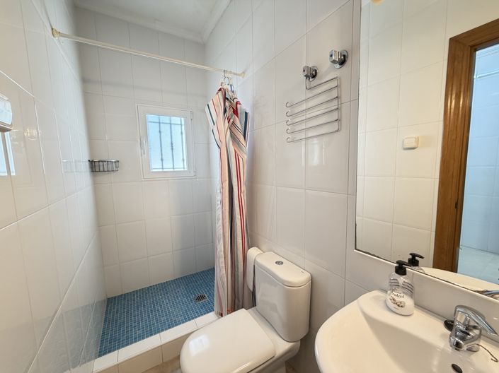 Image No.16-2 Bed Townhouse for sale