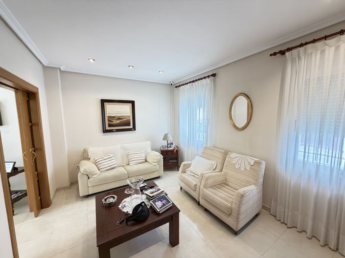 Image No.9-2 Bed Townhouse for sale