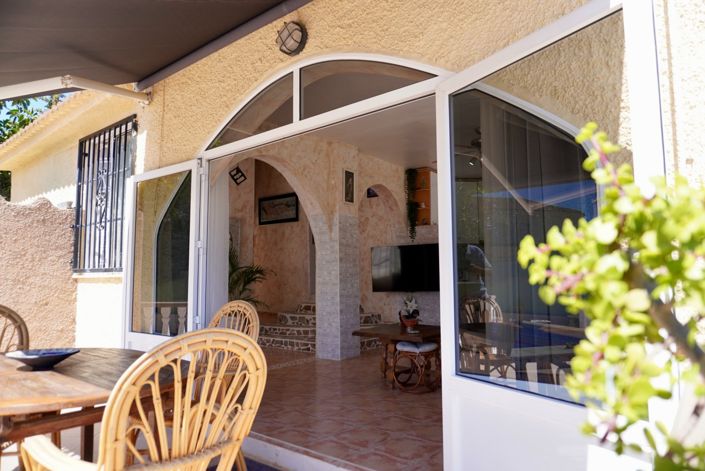 Image No.16-5 Bed Property for sale