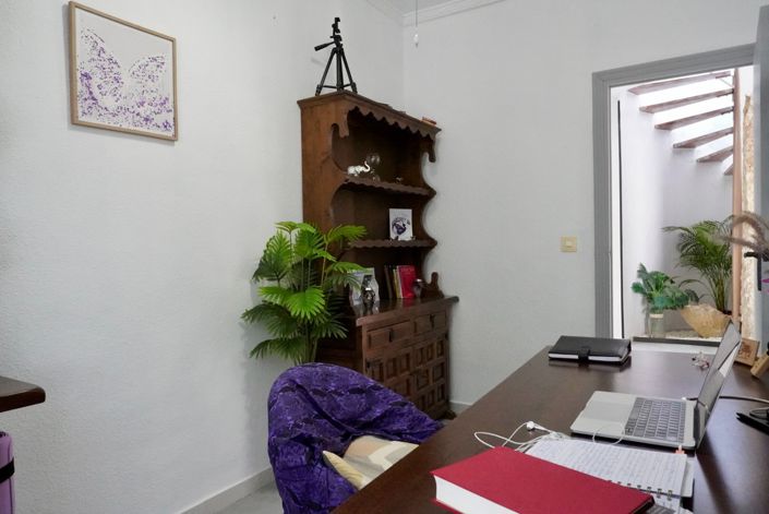 Image No.30-5 Bed Property for sale