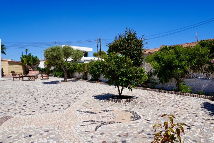 Image No.47-5 Bed Property for sale